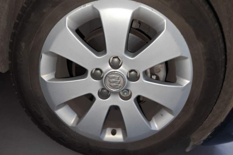 Used Buick Regal 2009 2.0L Comfort Edition Right Front Wheel Hub