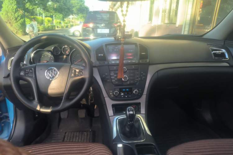 Used Buick Regal 2009 1.6T Elite Sport Edition Center Console