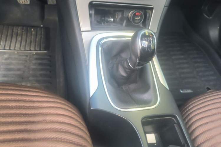 Used Buick Regal 2009 1.6T Elite Sport Edition Gear Lever