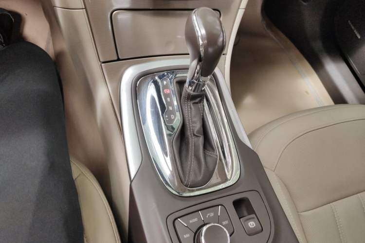 Used Buick Regal 2009 2.4L Flagship Edition Gear Lever