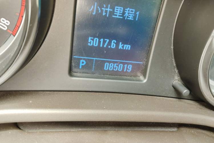 Used Buick Regal 2009 2.4L Flagship Edition Odometer Close Up