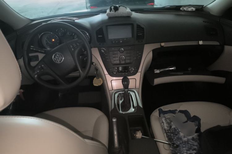 Used Buick Regal 2009 2.0L Elite Edition Center Console