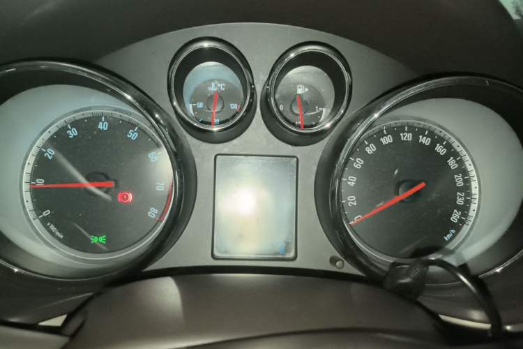 Used Buick Regal 2009 2.0L Elite Edition Instrument Cluster