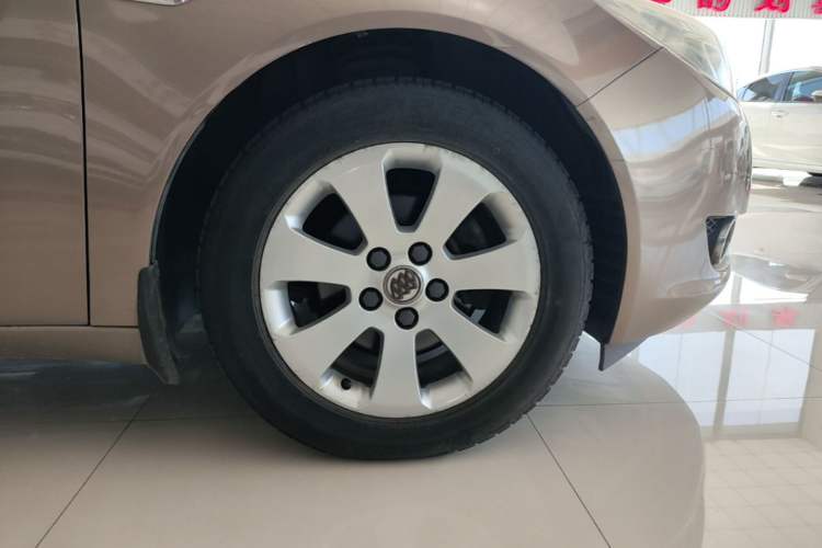 Used Buick Regal 2009 2.0L Elite Edition Right Front Wheel Hub