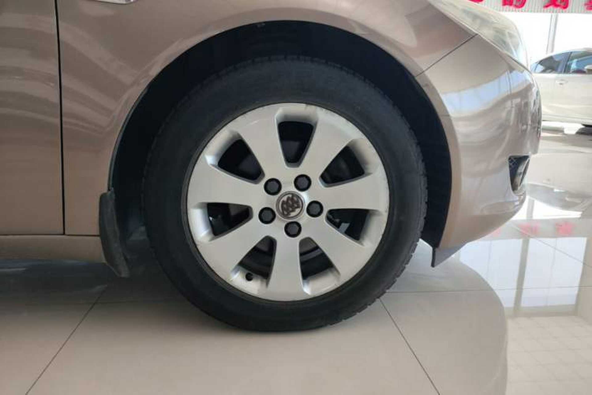 Used Buick Regal 2009 2.0L Elite Edition Right Front Wheel Hub