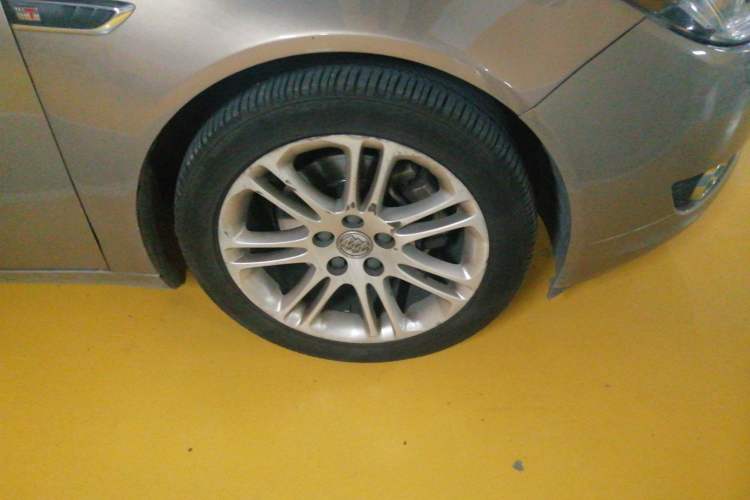 Used Buick Regal 2009 2.0T Luxury Sport Edition Right Front Wheel Hub
