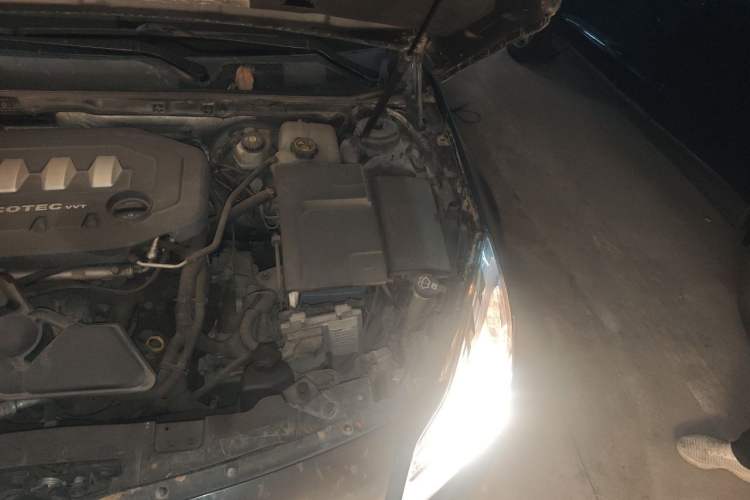 Used Buick Regal 2009 2.0L Elite Edition Engine Bay Left