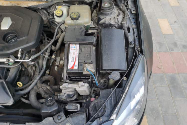 Used Buick Regal 2009 2.4L Flagship Edition Engine Bay Left