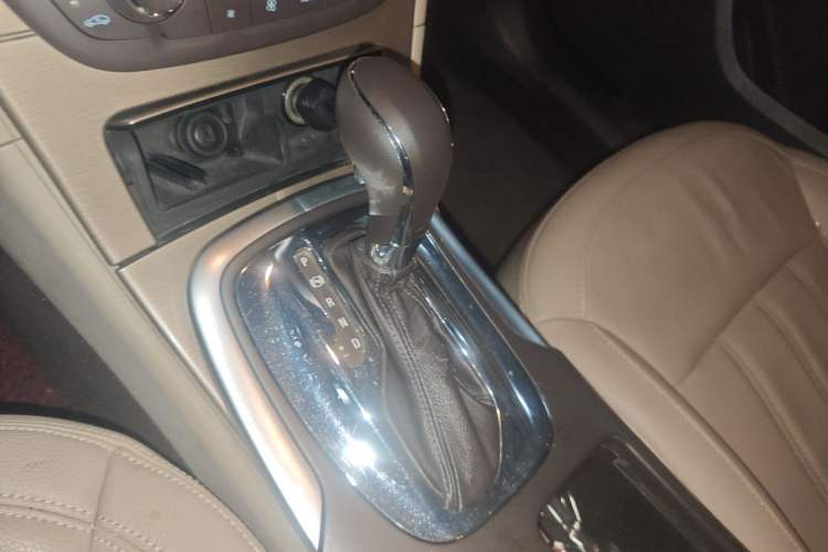 Used Buick Regal 2009 2.0L Elite Edition Gear Lever
