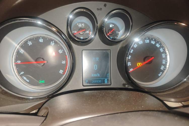 Used Buick Regal 2009 2.0L Elite Edition Instrument Cluster