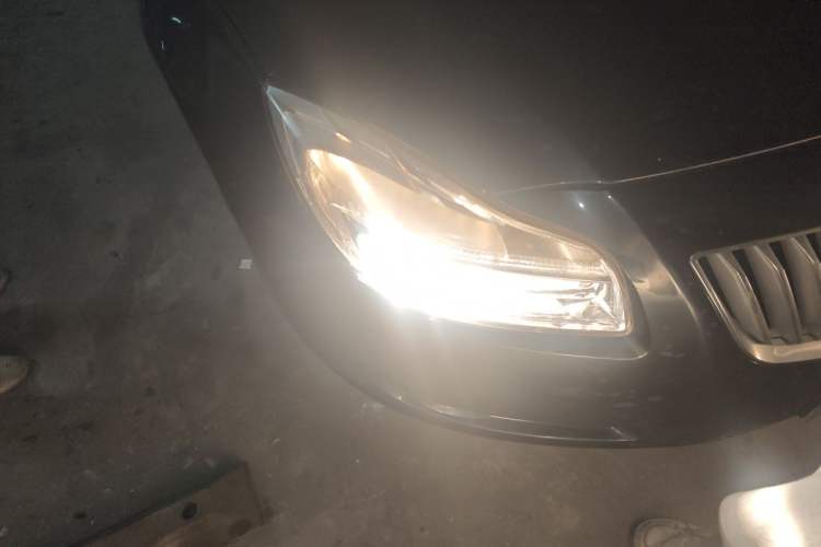 Used Buick Regal 2009 2.0L Elite Edition Right Front Headlight