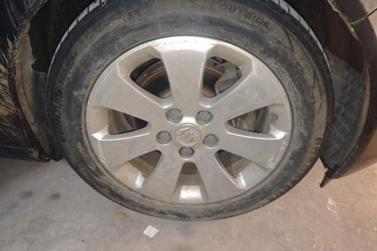 Used Buick Regal 2009 2.0L Elite Edition Right Front Wheel Hub
