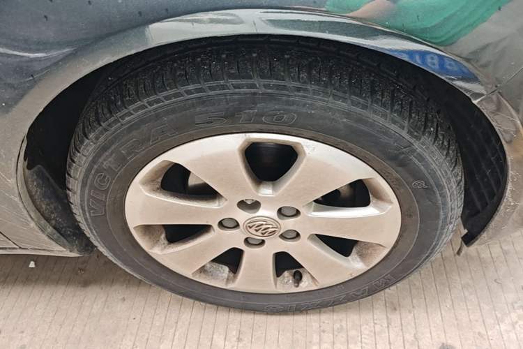 Used Buick Regal 2009 2.0L Elite Edition Right Front Wheel Hub