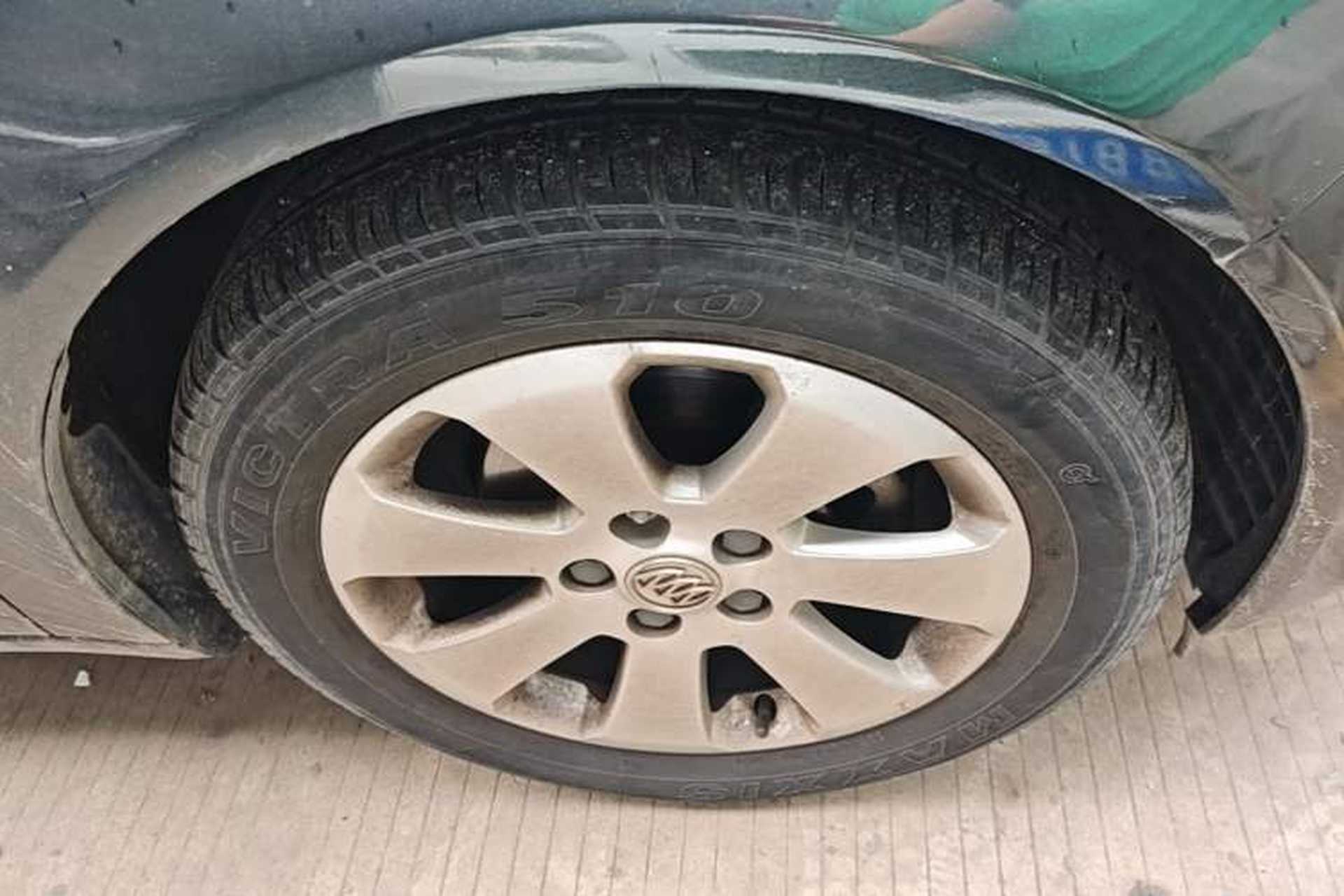 Used Buick Regal 2009 2.0L Elite Edition Right Front Wheel Hub