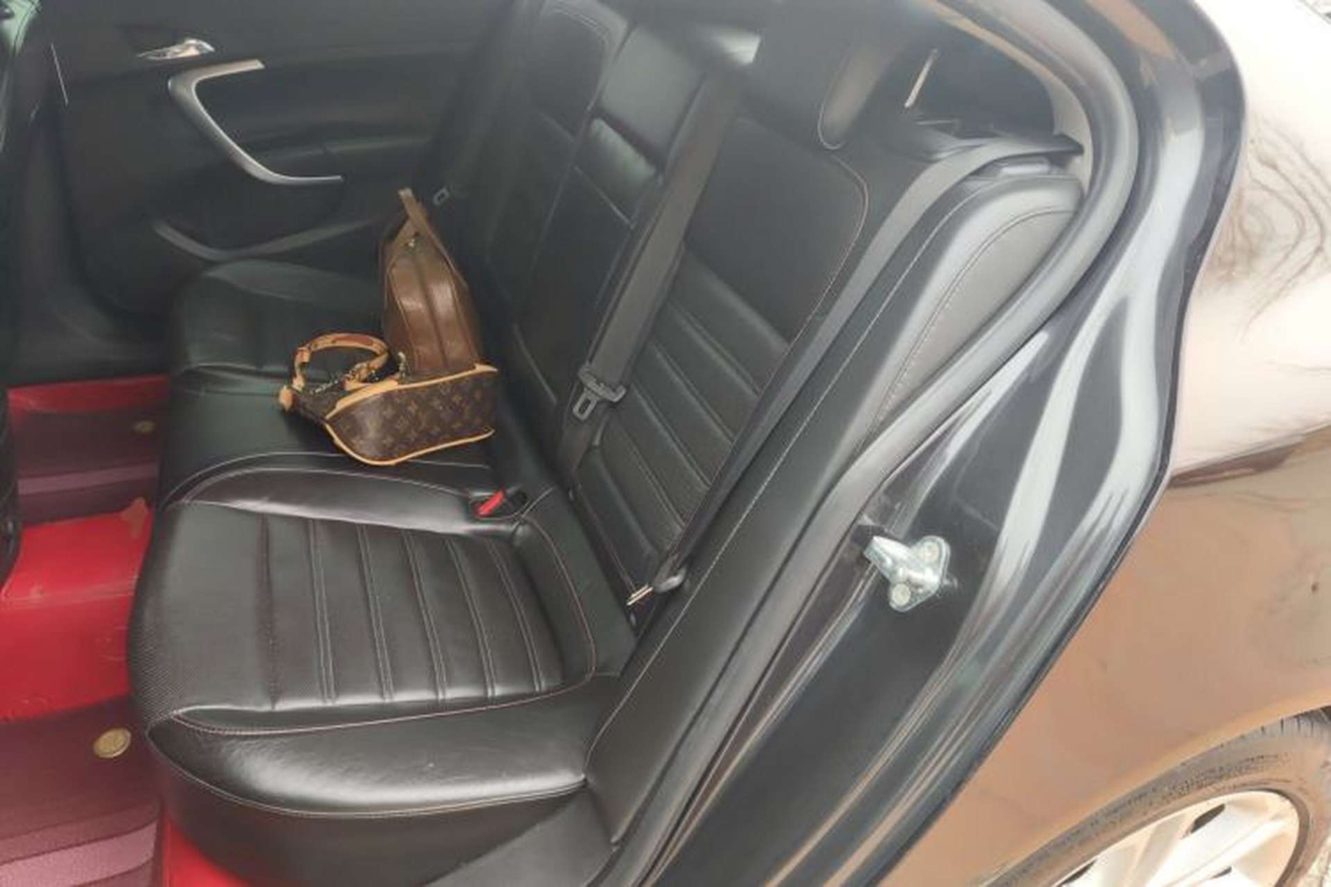 Used Buick Regal 2009 2.0T Luxury Sport Edition Left Rear Seat