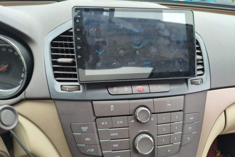 Used Buick Regal 2009 2.0L Comfort Edition Audio And AC Panel