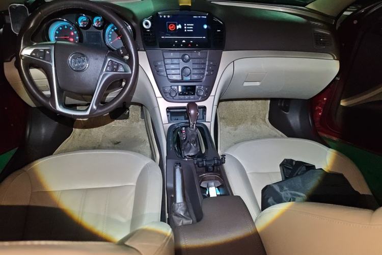 Used Buick Regal 2009 2.0L Elite Edition Center Console