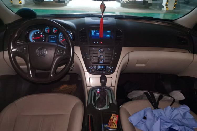 Used Buick Regal 2009 2.0L Elite Edition Center Console