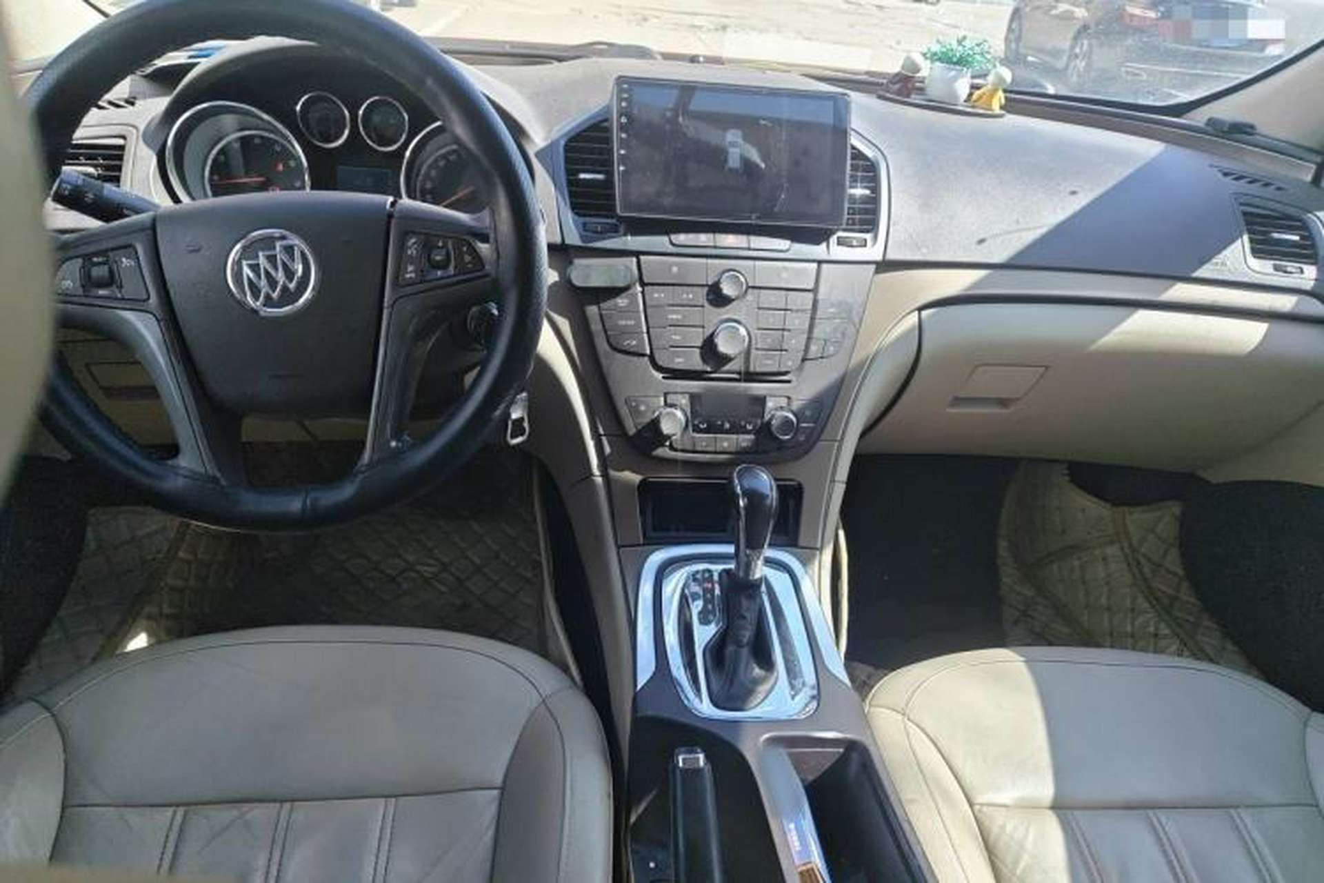 Used Buick Regal 2009 2.0L Elite Edition Center Console