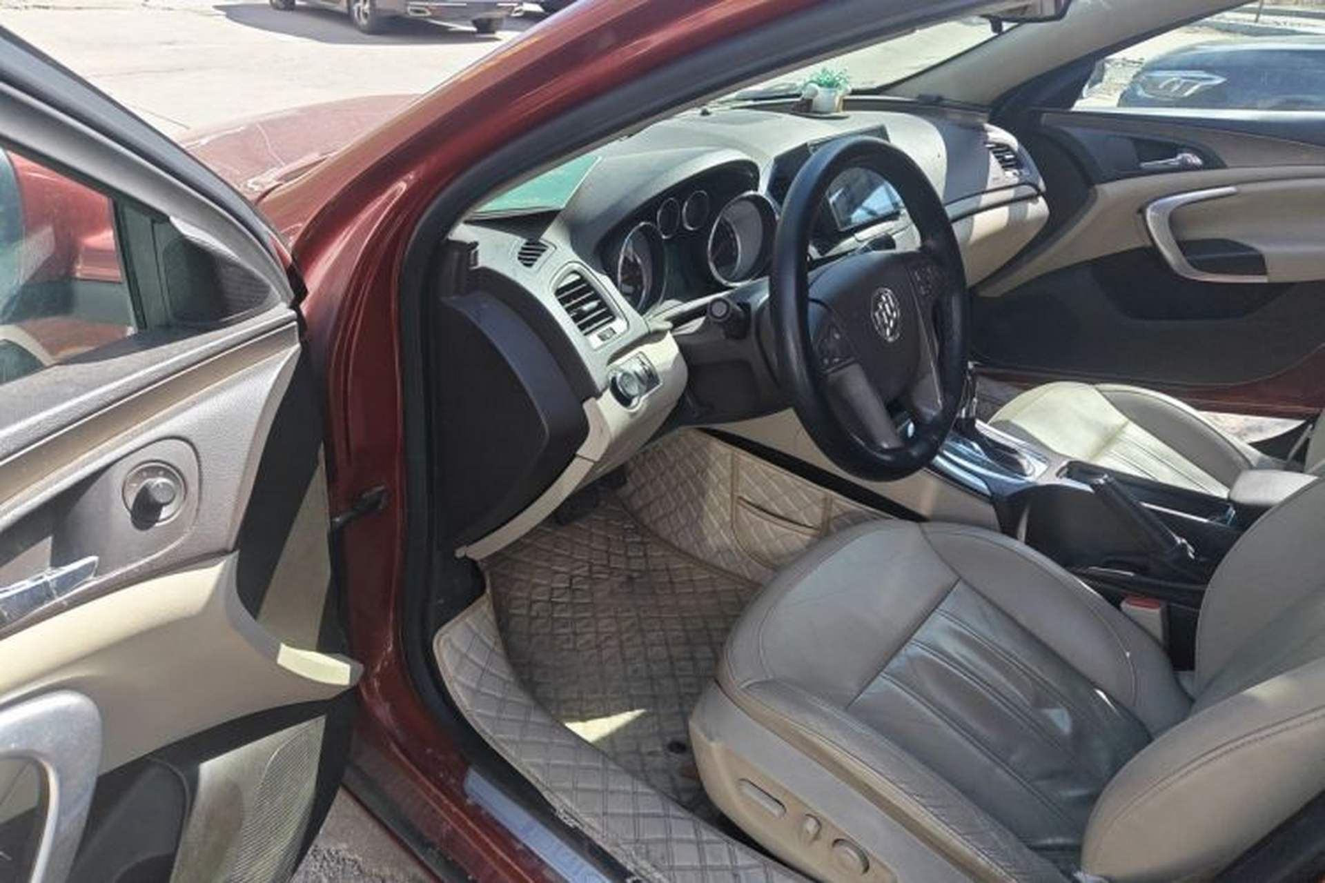 Used Buick Regal 2009 2.0L Elite Edition Driver Seat