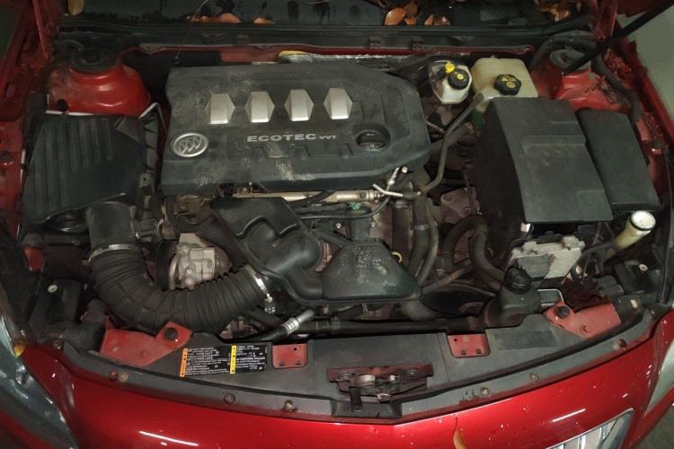 Used Buick Regal 2009 2.0L Elite Edition Engine Bay