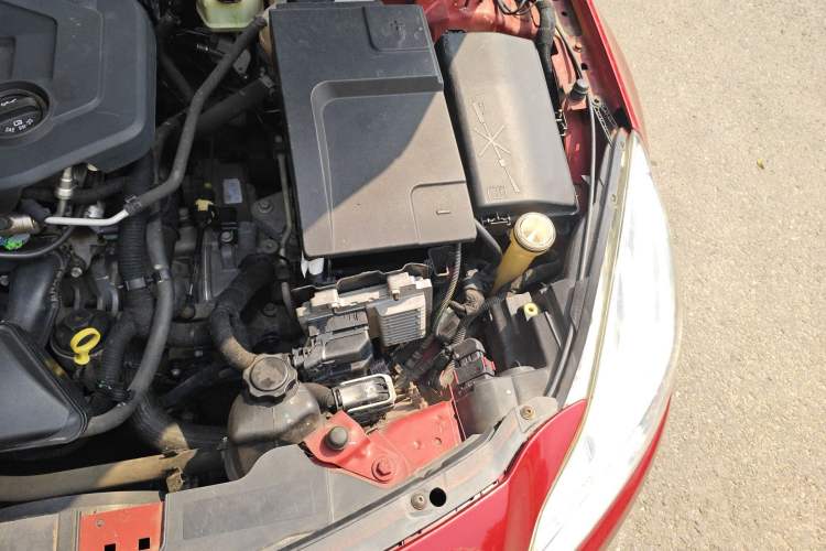 Used Buick Regal 2009 2.0L Elite Edition Engine Bay Left