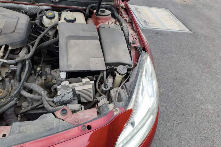 Used Buick Regal 2009 2.0L Comfort Edition Engine Bay Left