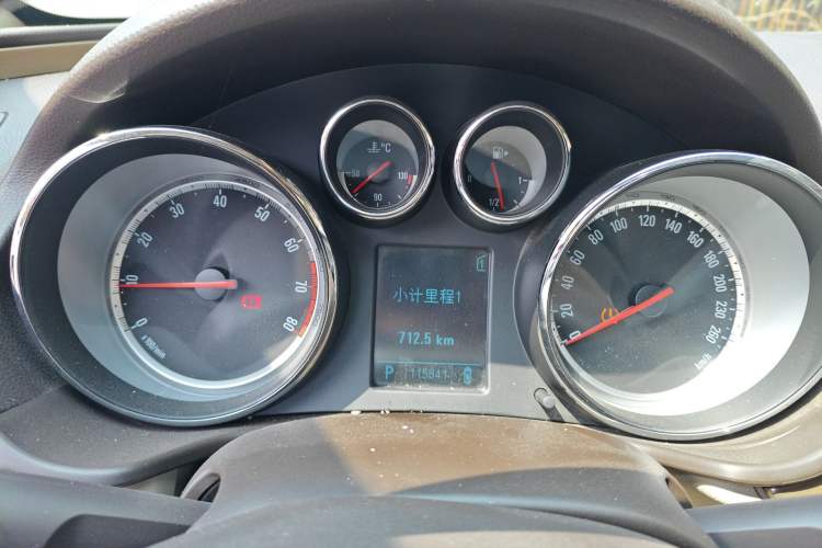 Used Buick Regal 2009 2.0L Elite Edition Instrument Cluster