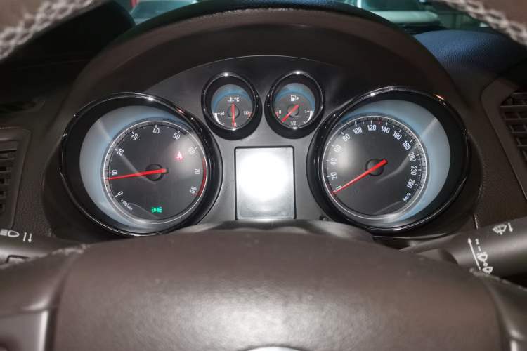 Used Buick Regal 2009 2.0L Elite Edition Instrument Cluster