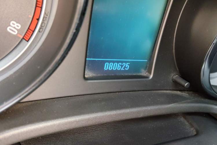 Used Buick Regal 2009 2.4L Flagship Edition Odometer Close Up