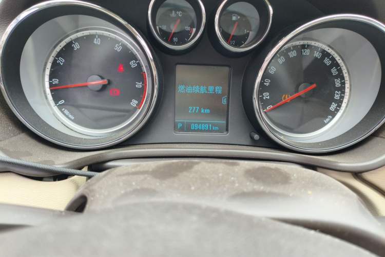 Used Buick Regal 2009 2.0L Comfort Edition Odometer Close Up