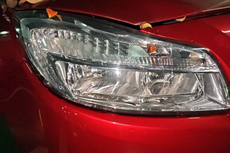 Used Buick Regal 2009 2.0L Elite Edition Right Front Headlight