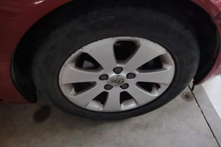 Used Buick Regal 2009 2.0L Elite Edition Right Front Wheel Hub