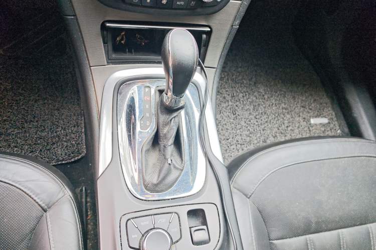 Used Buick Regal 2009 2.4L Flagship Edition Gear Lever