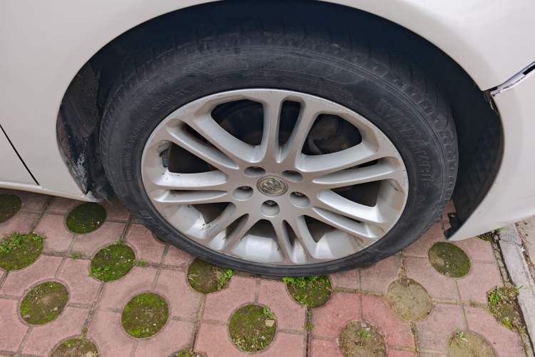 Used Buick Regal 2009 2.4L Flagship Edition Right Front Wheel Hub
