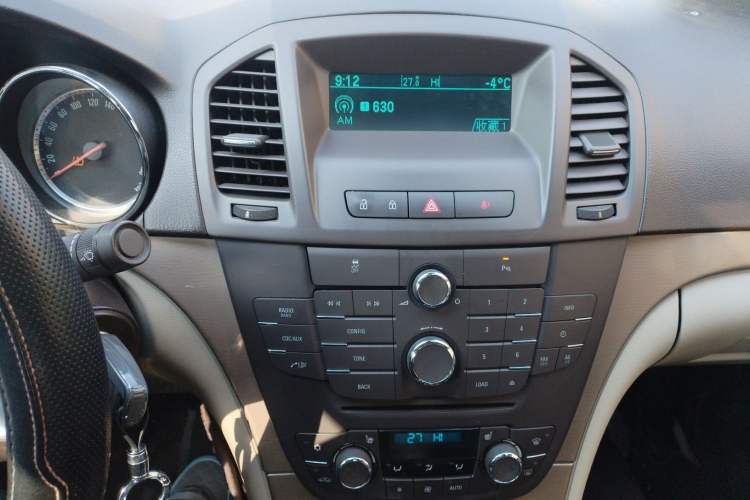 Used Buick Regal 2009 2.0L Elite Edition Audio And AC Panel