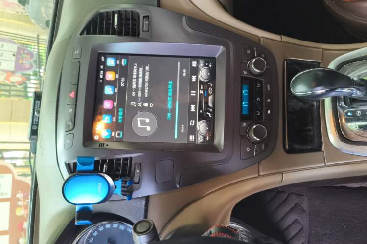 Used Buick Regal 2009 2.0L Elite Edition Audio And AC Panel