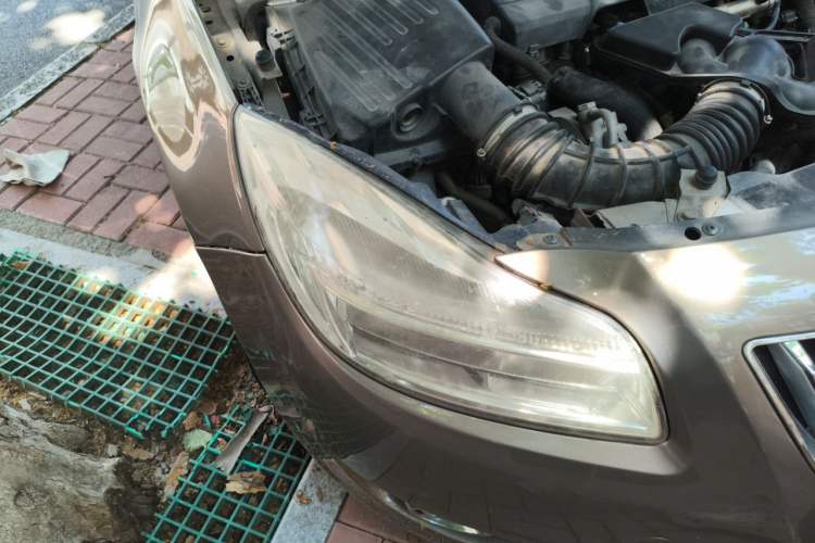 Used Buick Regal 2009 2.0L Elite Edition Right Front Headlight