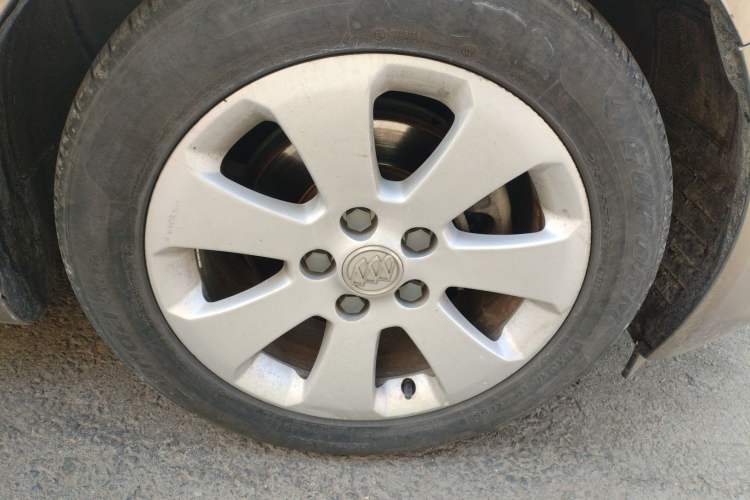 Used Buick Regal 2009 2.0L Elite Edition Right Front Wheel Hub