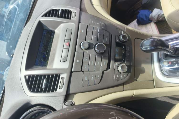 Used Buick Regal 2010 2.0L Expo Edition Audio And AC Panel