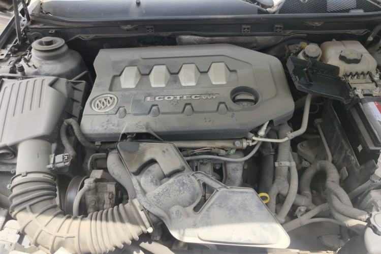 Used Buick Regal 2010 2.0L Expo Edition Engine Bay