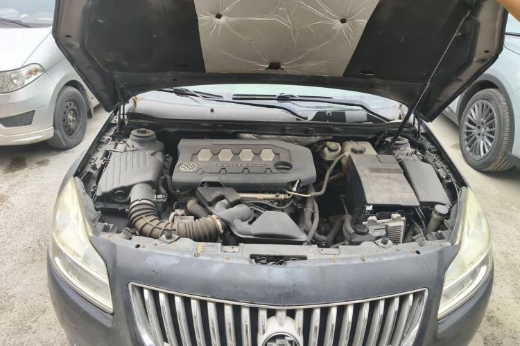 Used Buick Regal 2010 2.0L Expo Edition Engine Bay