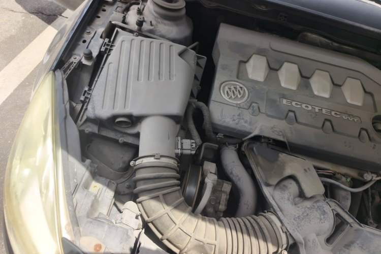 Used Buick Regal 2010 2.0L Expo Edition Engine Bay Right