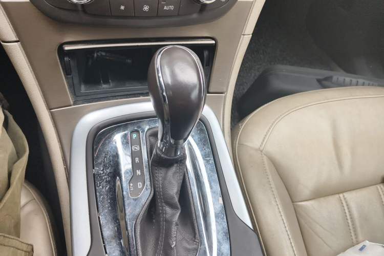 Used Buick Regal 2010 2.0L Expo Edition Gear Lever