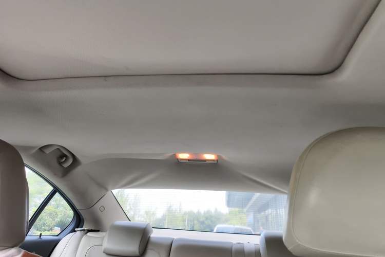 Used Buick Regal 2010 2.4L Elite Edition Headliner