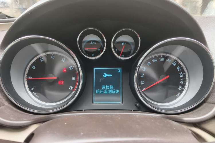 Used Buick Regal 2010 2.0L Expo Edition Instrument Cluster