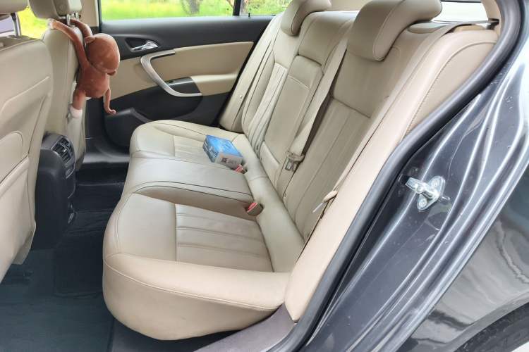 Used Buick Regal 2010 2.4L Elite Edition Left Rear Seat