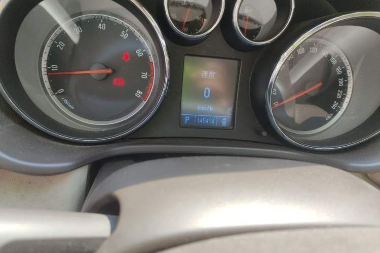 Used Buick Regal 2010 2.0L Expo Edition Odometer Close Up