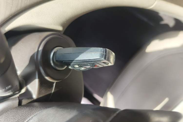 Used Buick Regal 2010 2.0L Expo Edition Vehicle Key