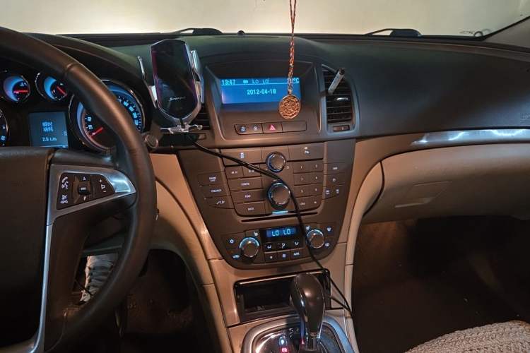 Used Buick Regal 2010 2.0L Expo Edition Audio And AC Panel